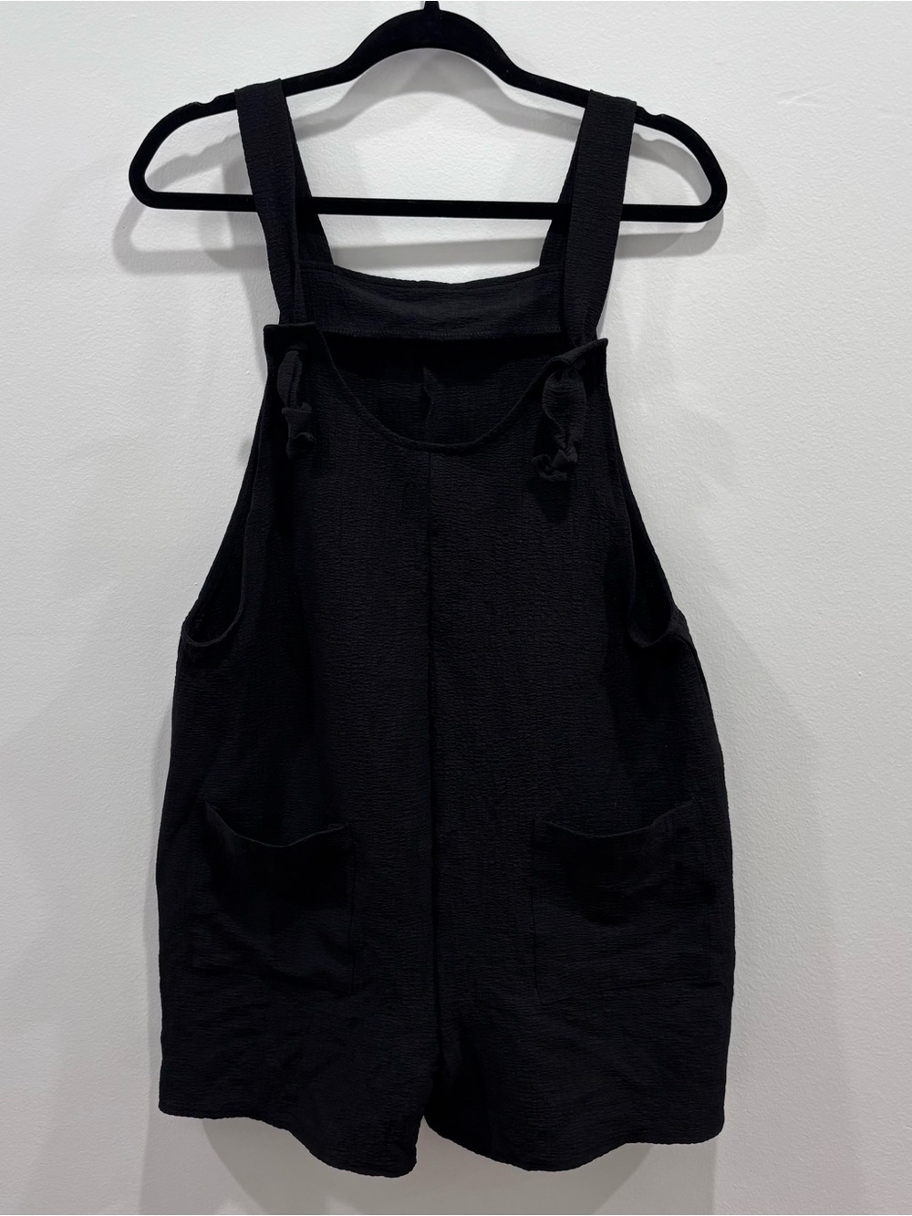 Emery Rose Women's L Black Romper Short Overalls Tie Strap Textured Pockets Boho